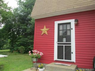 129 Spithead Rd, Waterford, CT 06385 exterior