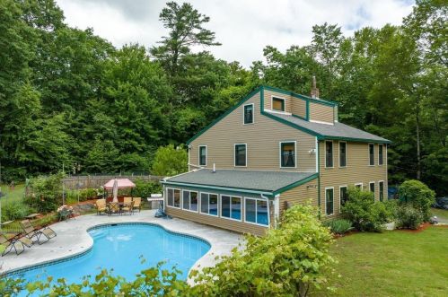 3 Mockingbird Ln, Kingston, NH 03848 exterior