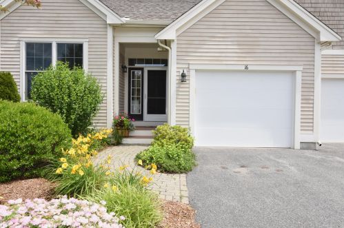 16 Chadwick Ct, Mashpee, MA 02649 exterior