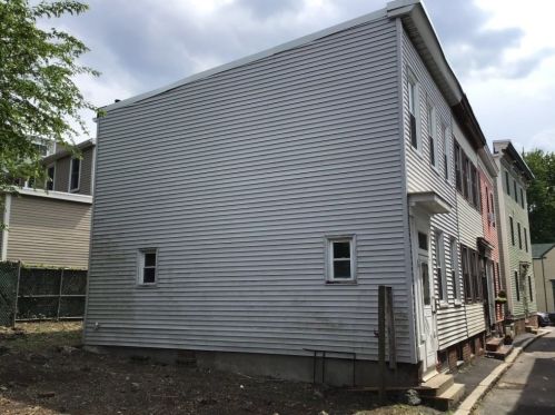8 Bolton Pl, Roxbury-Xing, MA 02129 exterior