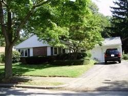 9 Mosman St, Newton, MA 02465 exterior