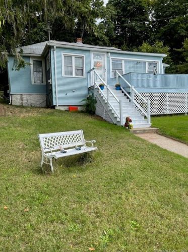 160 Meridian St, Groton, CT 06340 exterior