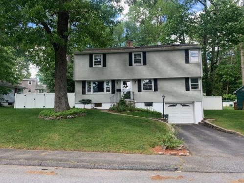 24 Saratoga Dr, Worcester, MA 01606 exterior