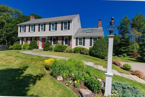 4 Saw Mill Pond Rd, Hingham, MA 02043 exterior