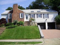 305 Woodcliff Rd, Newton, MA 02461 exterior