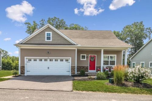 26 Constitution Dr, Waterbury, CT exterior