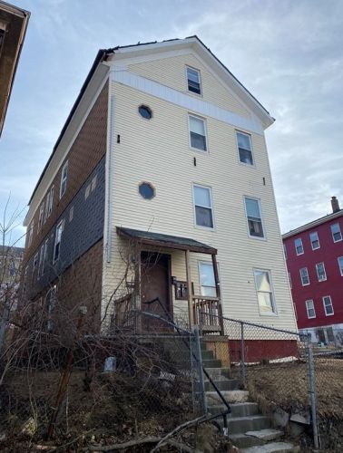 40 Grand St, Worcester, MA 01610 exterior