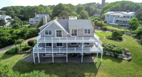 8 Ruthern Way, Pigeon Cove, MA 01966 exterior