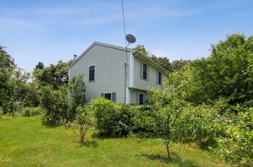 37 Lakeside Dr, Charlestown, RI 02813 exterior