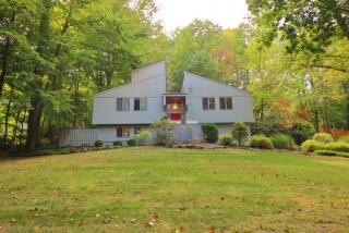 67 Mamanasco Rd, Ridgefield, CT 06877 exterior