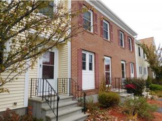 313 Fox Hollow Way, Manchester, NH 03104 exterior