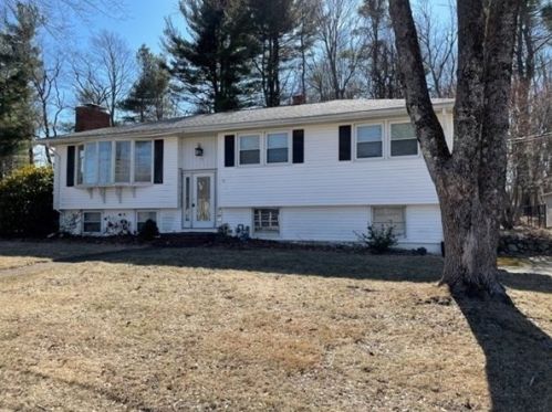 10 Blueberry Hill Rd, Groveland, MA 01834 exterior