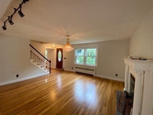 49 Hackensack Rd, Roxbury-Xing, MA 02467 exterior