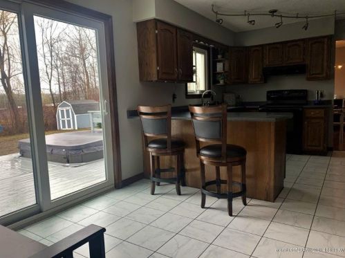 2 Lantern Ln, Waterville, ME 04901 exterior