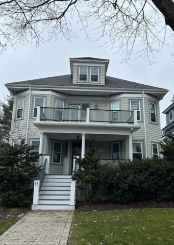 15 Radford Ln, Roxbury-Xing, MA 02124 exterior