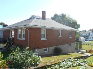 127 Englewood Ave, Bridgeport, CT 06606 exterior