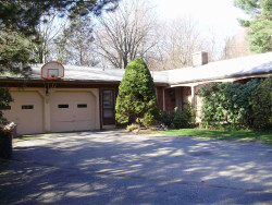 446 Brookline St, Newton, MA 02459 exterior