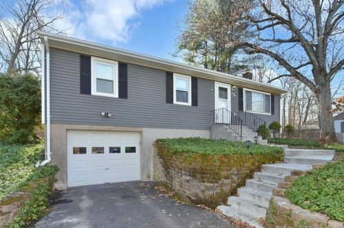 21 Old Middletown Ave, East-Hampton, CT 06424 exterior