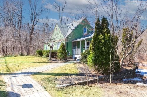 174 Pleasant St, Worcester, MA 01609 exterior