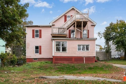 57 Fox St, Worcester, MA 01604 exterior