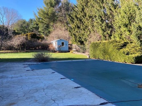 15 Jefferson Dr, East-Greenwich, RI 02818 exterior