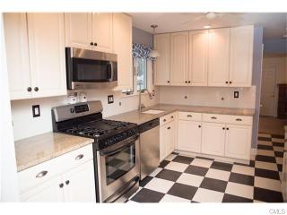17 Green Pasture Rd, Bethel, CT 06801 exterior