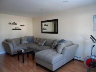 329 Saunders Ave, Bridgeport, CT 06606 exterior