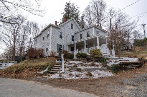 92 Prospect St, Amesbury, MA 01913 exterior