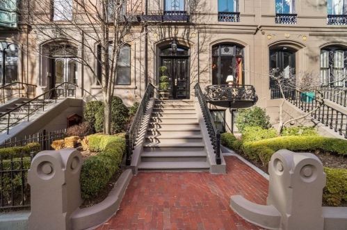 202 Beacon St, Roxbury-Xing, MA 02467 exterior