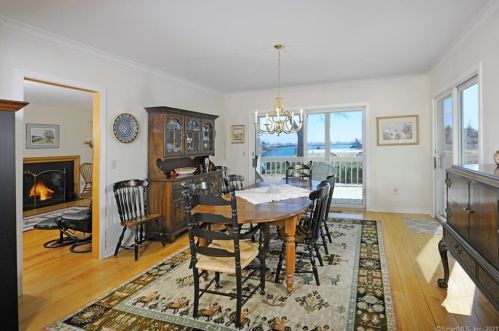 15 Palmer Ln, Riverside, CT 06878 exterior