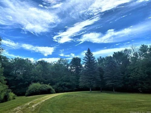 473 Ashpohtag Rd, Norfolk, CT 06058 exterior