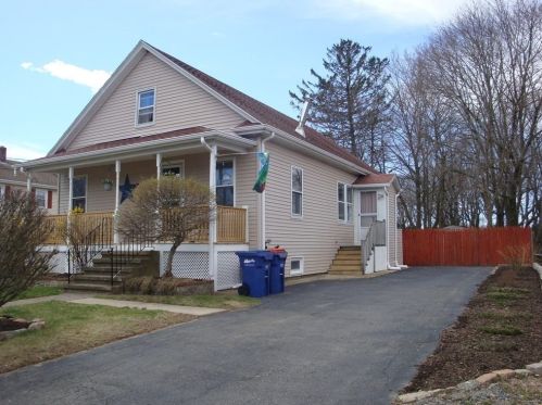 19 Metropolitan Park Ave, Seekonk, MA 02771 exterior