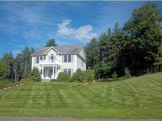 12 Hunter Mill Way, Londonderry, NH 03053 exterior