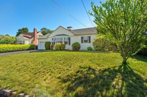 104 Kiwanee Rd, Warwick, RI 02888 exterior