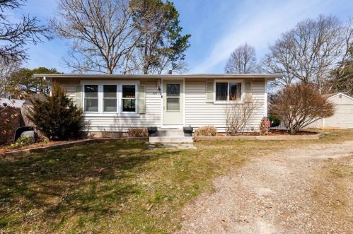 261 Winslow Gray Rd, Yarmouth, MA 02673 exterior