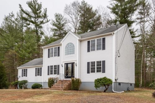 121 Henry Rd, Taunton, MA 02780 exterior