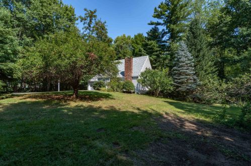 146 Hampstead Rd, Sandown, NH 03873 exterior