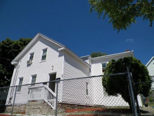 37 Bodwell St, Lawrence, MA 01841 exterior