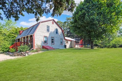 9 Pendleton Ln, Westerly, RI 02891 exterior