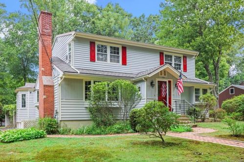 100 Blackhouse Rd, Bridgeport, CT 06611 exterior