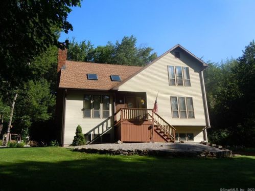 81 Woodbridge Ln, Litchfield, CT 06787 exterior