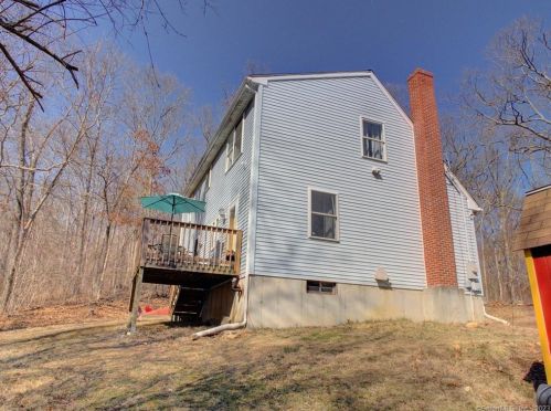 31 Pumpkin Hill Rd, North Windham, CT 06235 exterior