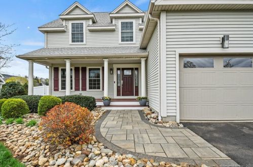 27 Fieldstone Ln, Southington, CT exterior