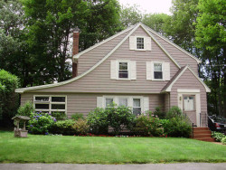 49 Pierrepont Rd, Newton, MA 02462 exterior