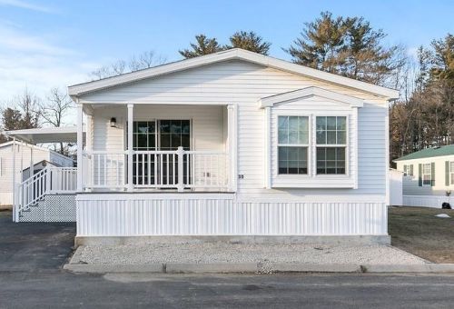 30 Bell Dr, Salem, NH 03079 exterior