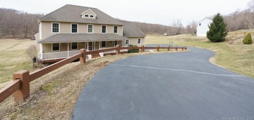 581 Chestnut Tree Hill Rd, Seymour, CT 06478 exterior