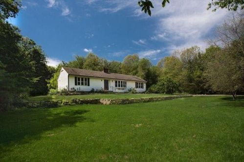 379 Forsyth Rd, Colchester, CT 06420 exterior
