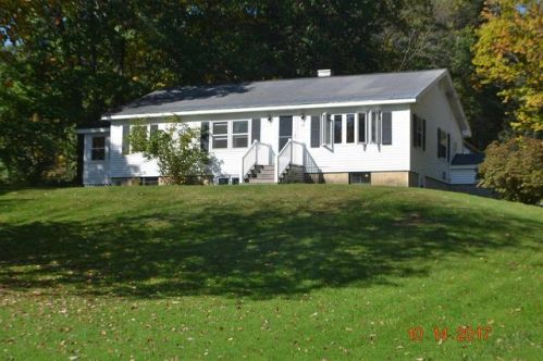 28 Queen St, Concord, NH 03303 exterior