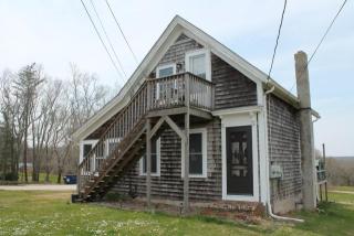 375 Pine Hill Rd, Horseneck Beach, MA 02790 exterior