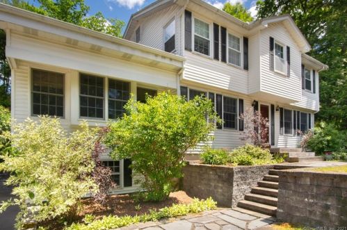 2 Susan Ln, Granby, CT 06035 exterior